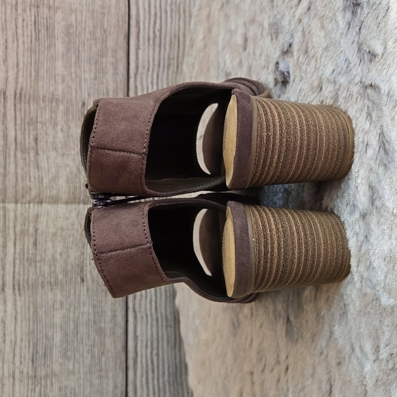 Sonoma Brown Heeled Shoes, Women's Size 7, Great Condition - Picture 2 of 10